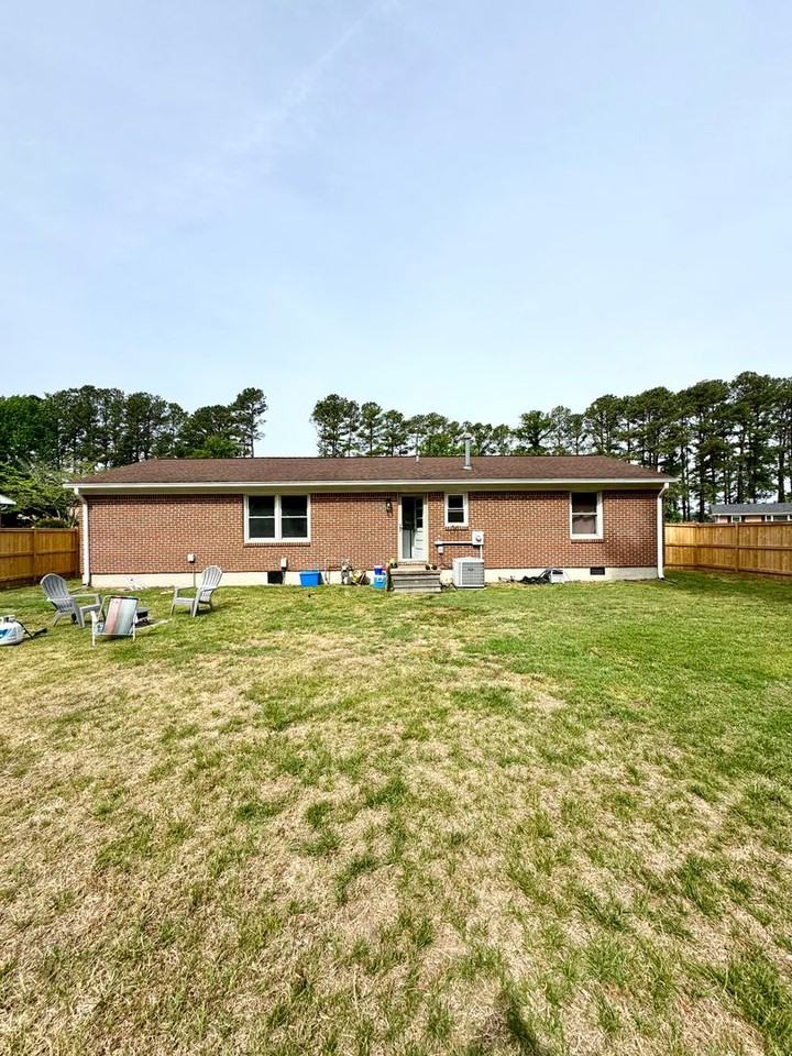 1217 Lakeview Dr - Photo 3 of 19