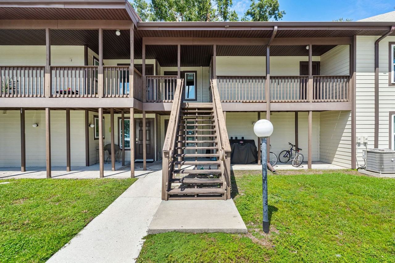 14202 Sandalwood Dr - Photo 3 of 33