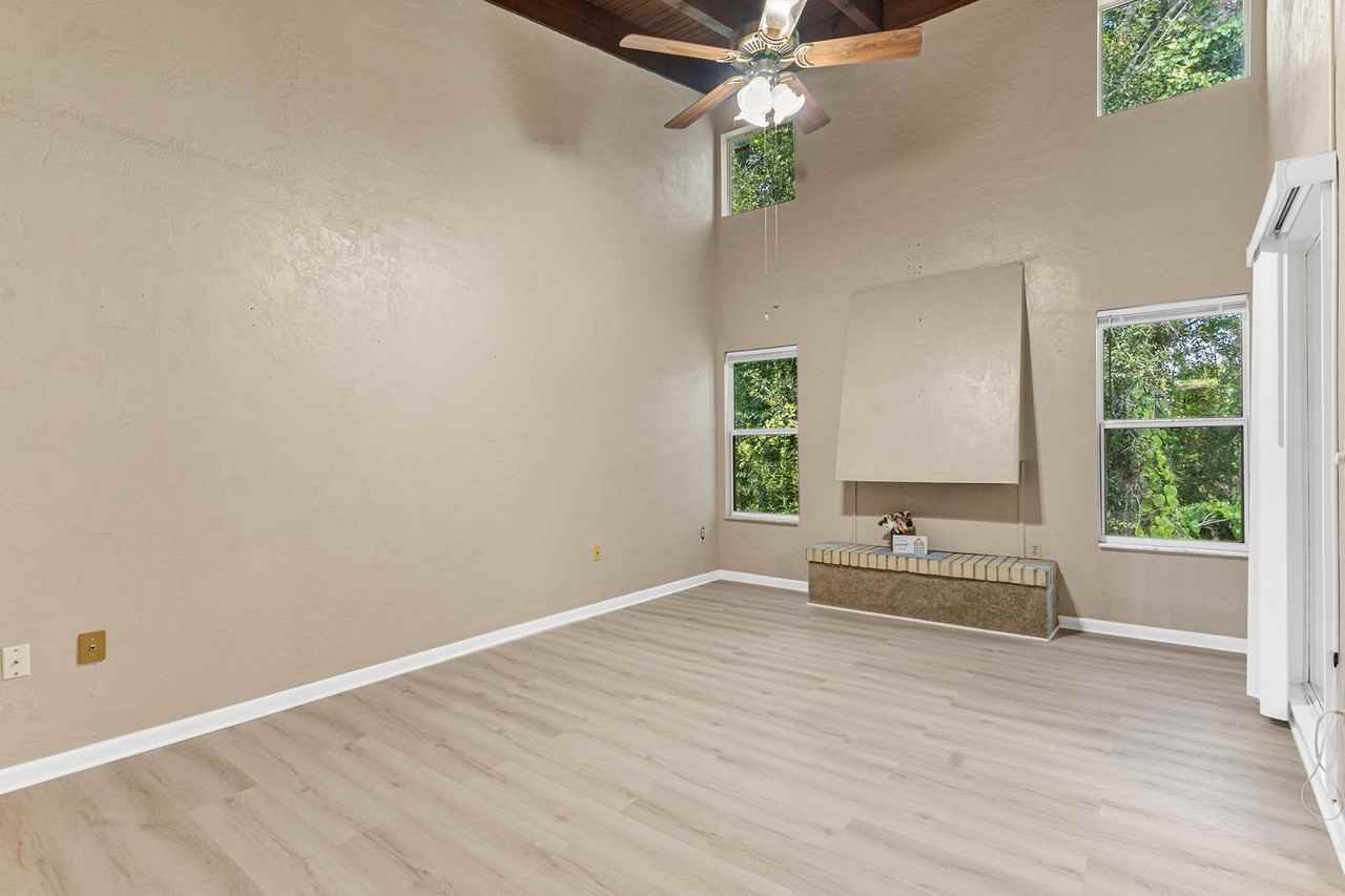 14202 Sandalwood Dr - Photo 7 of 33