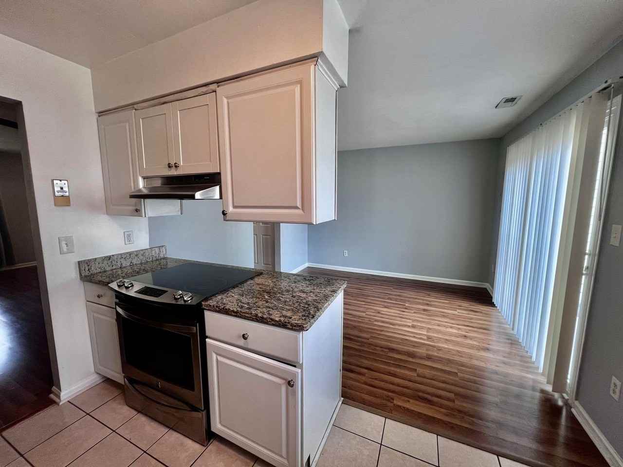 5206 Richard Rd - Photo 5 of 17