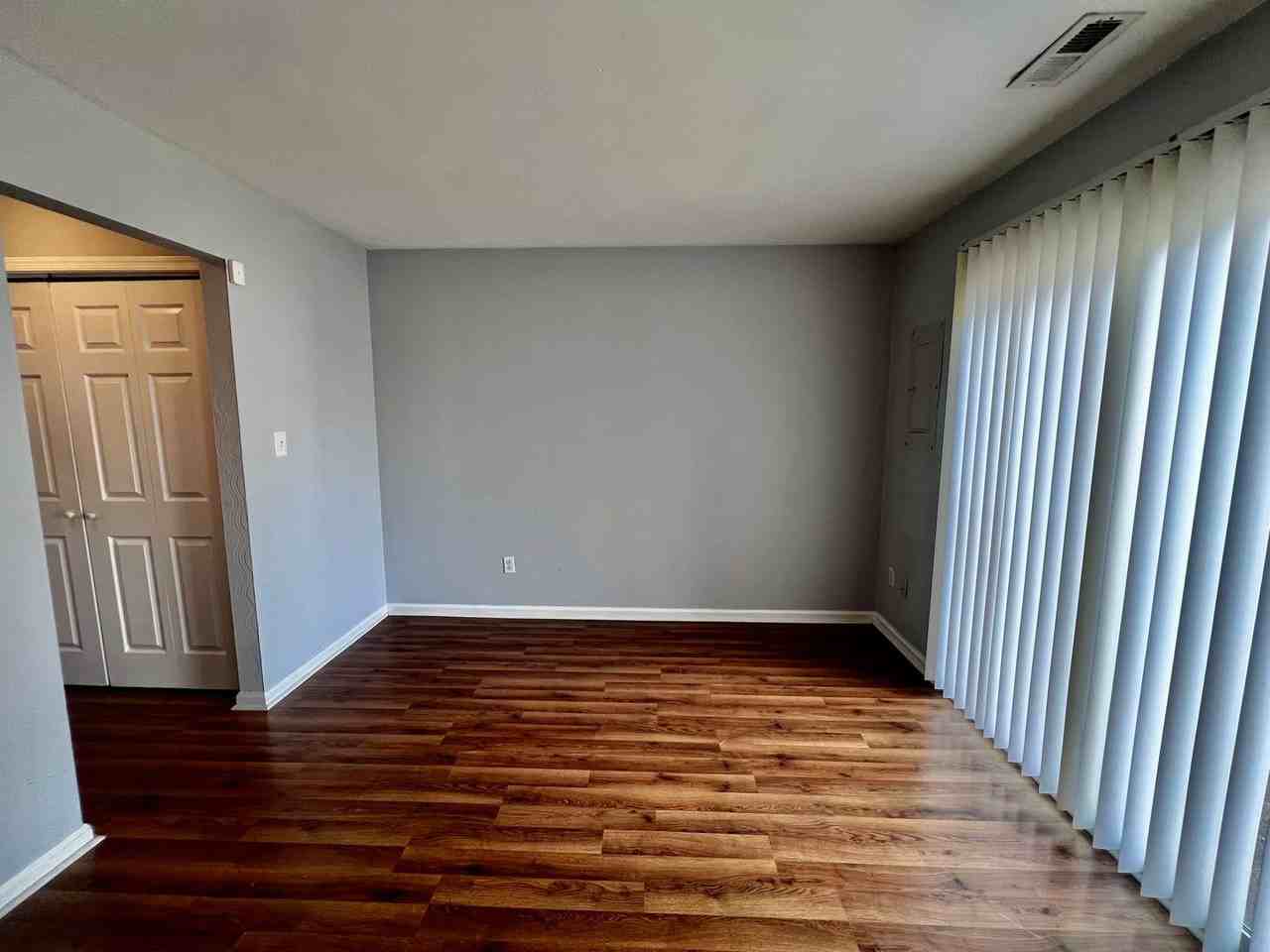 5206 Richard Rd - Photo 6 of 17