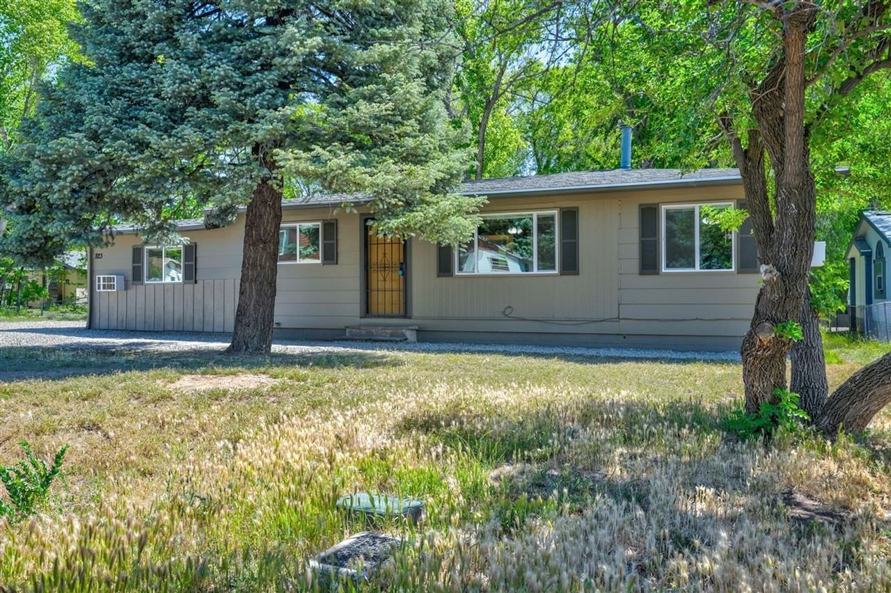 823 Campbell St - Photo 3 of 39
