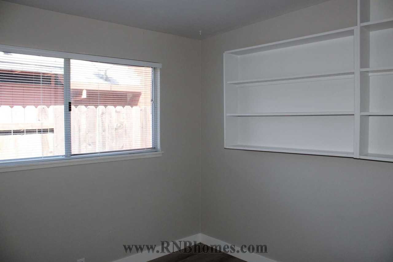 4757 River College Dr - Photo 6 of 17