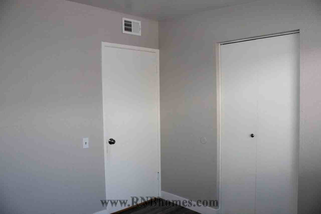 4757 River College Dr - Photo 7 of 17