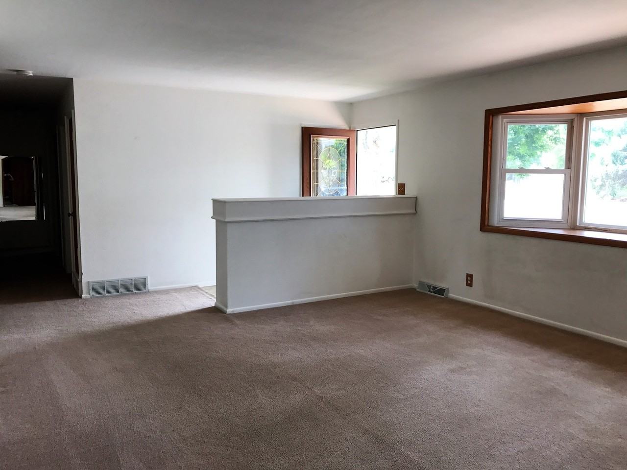 1228 Constitution Ave - Photo 3 of 14