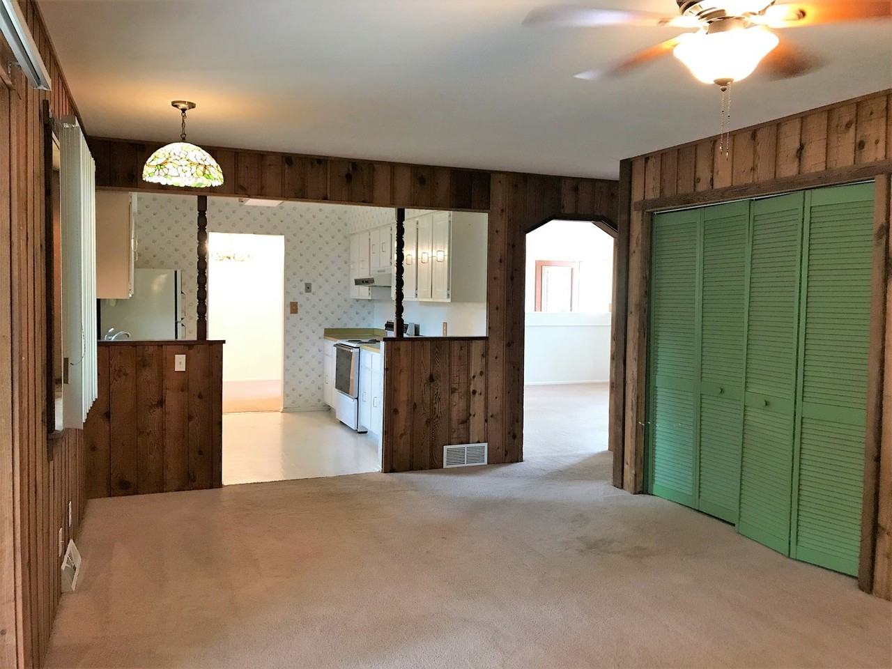 1228 Constitution Ave - Photo 5 of 14