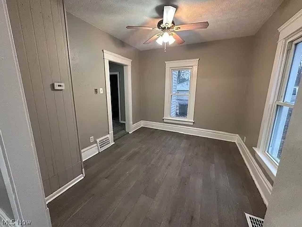 483 Douglas St - Photo 5 of 14