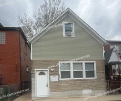 featured image of 4842 Northcote Ave
