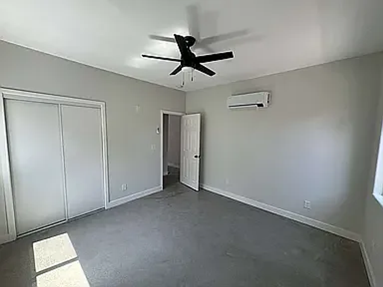 6496 Chadbourne Ave - Photo 7 of 11