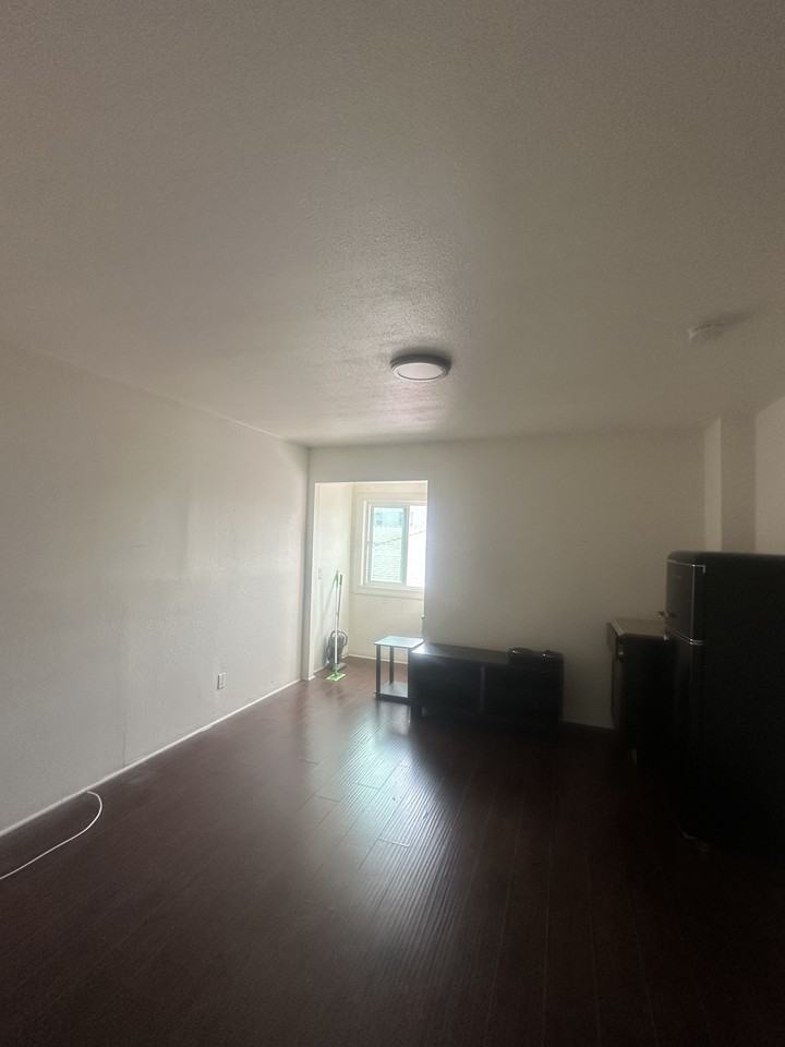 2535 hauser boulevard #D - Photo 6 of 6