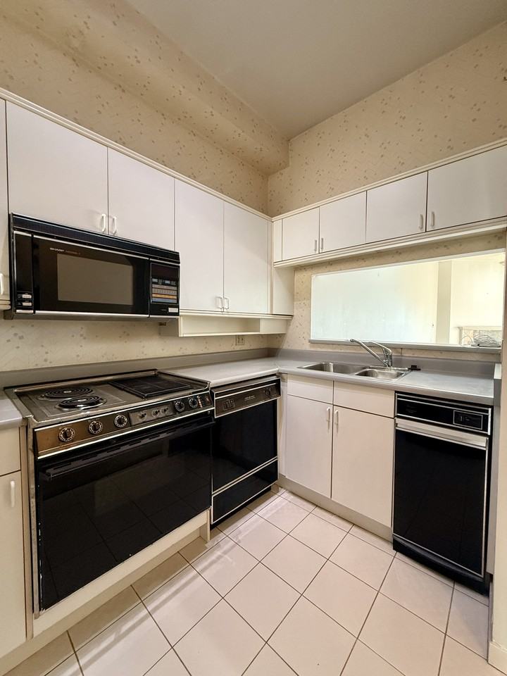1236 West 8th Avenue #412 - Photo 7 of 17