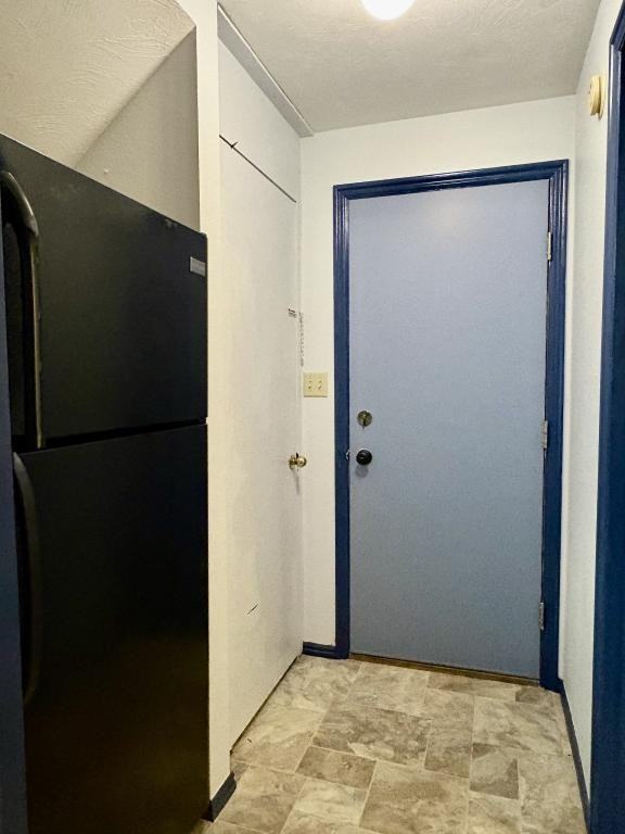 1970 Diane Ct - Photo 2 of 10