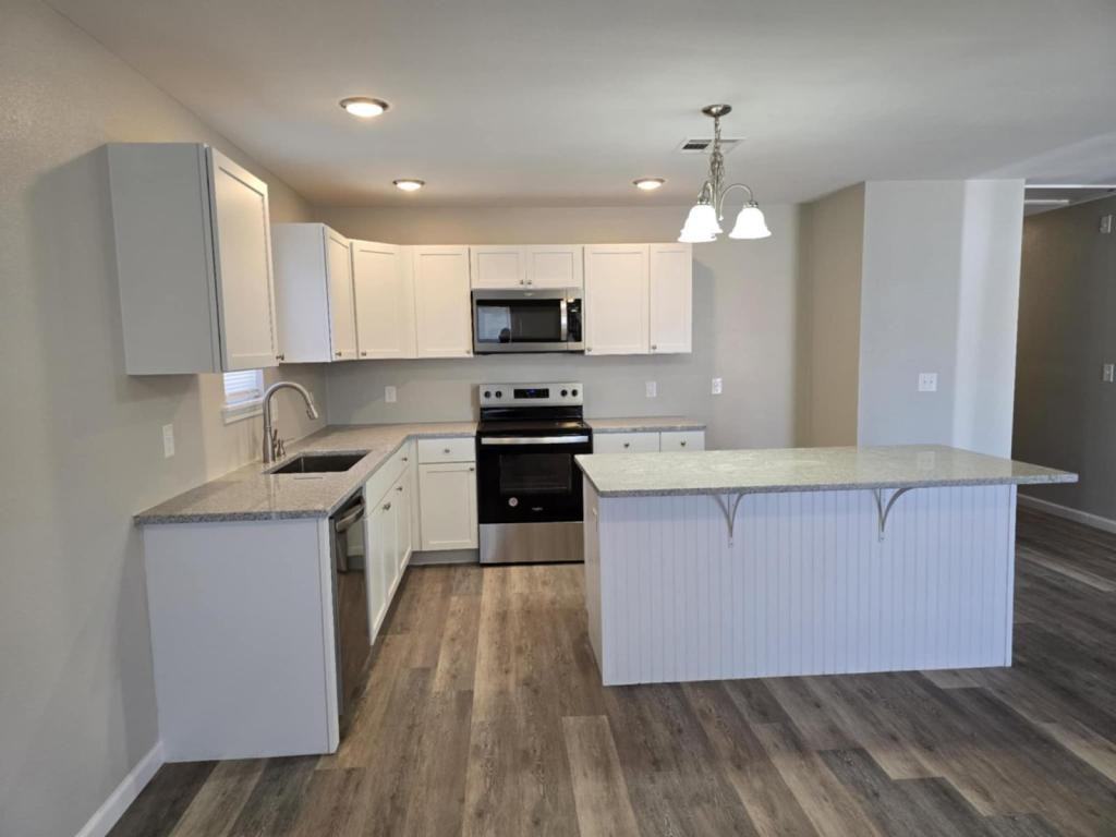 3812 W 55th St - Photo 4 of 13