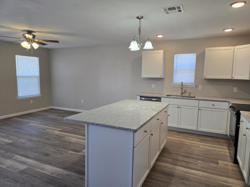 3812 W 55th St - Photo 5 of 13