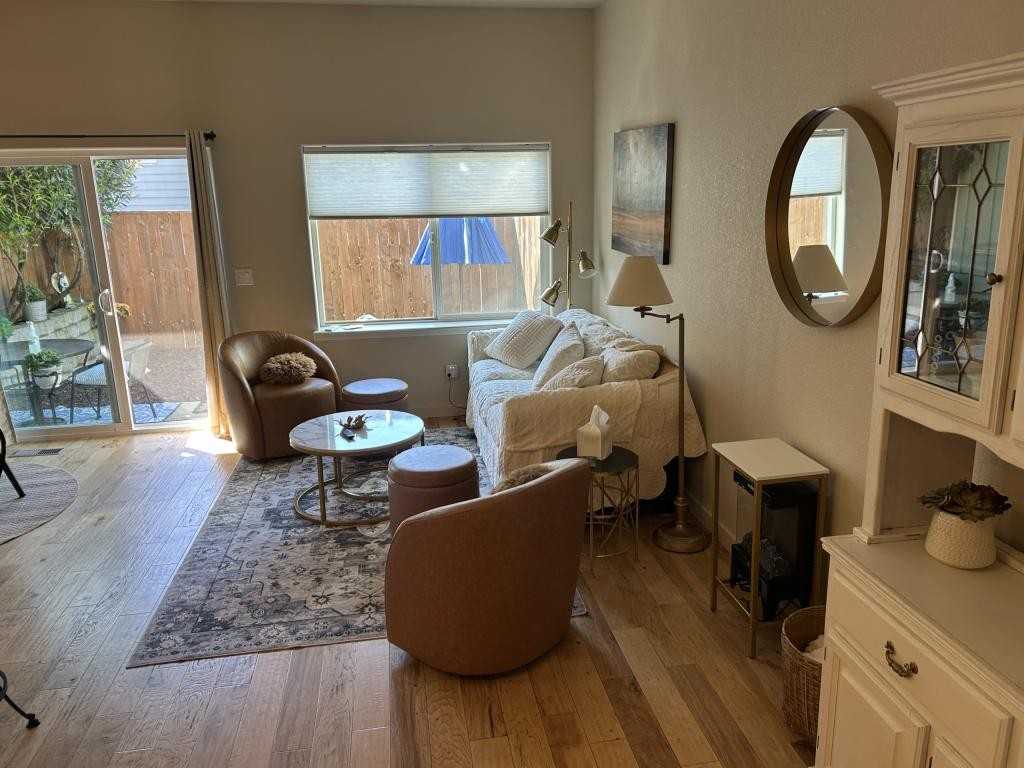 237 Dunthorpe Dr - Photo 6 of 50