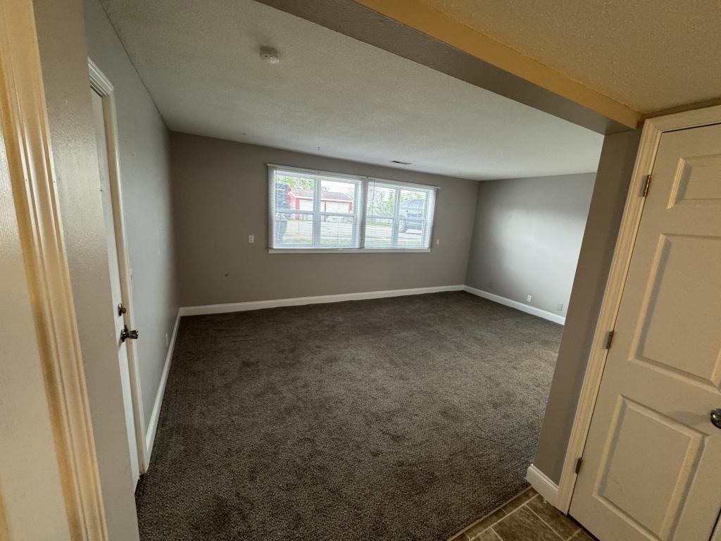 1102 Se Belmont Dr - Photo 2 of 10