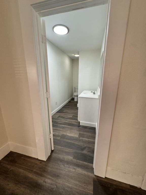 109 E 10th St - Photo 5 of 12