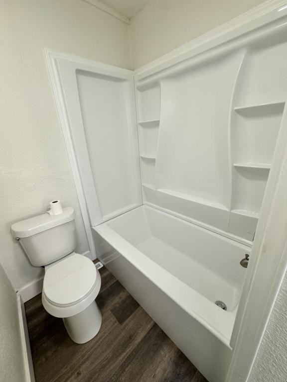 109 E 10th St - Photo 6 of 12