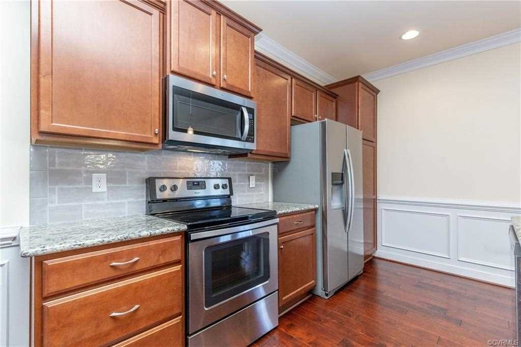 7348 Pebble Lake Dr - Photo 4 of 25