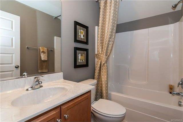 8007 Rutland Village Dr - Photo 3 of 23