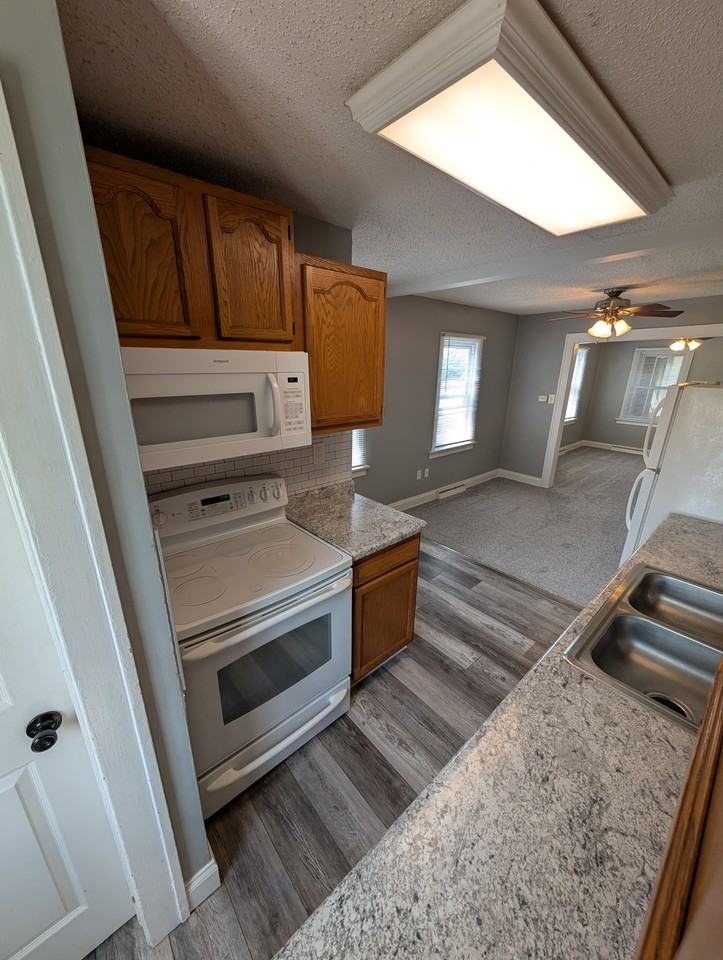 404 S Mcclun St - Photo 5 of 21