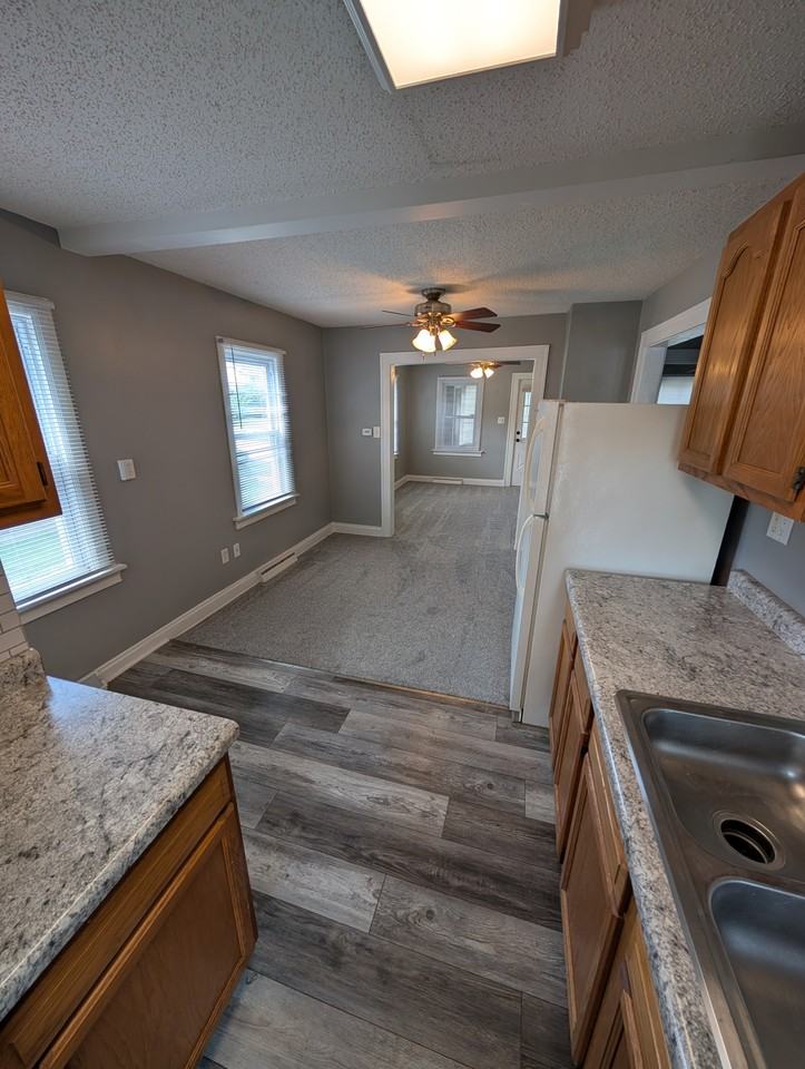404 S Mcclun St - Photo 6 of 21