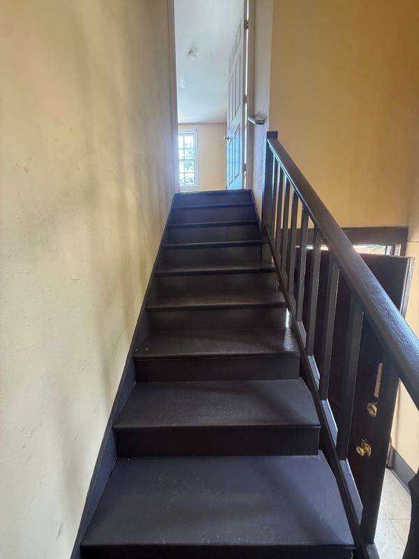 1559 Senate St - Photo 4 of 15