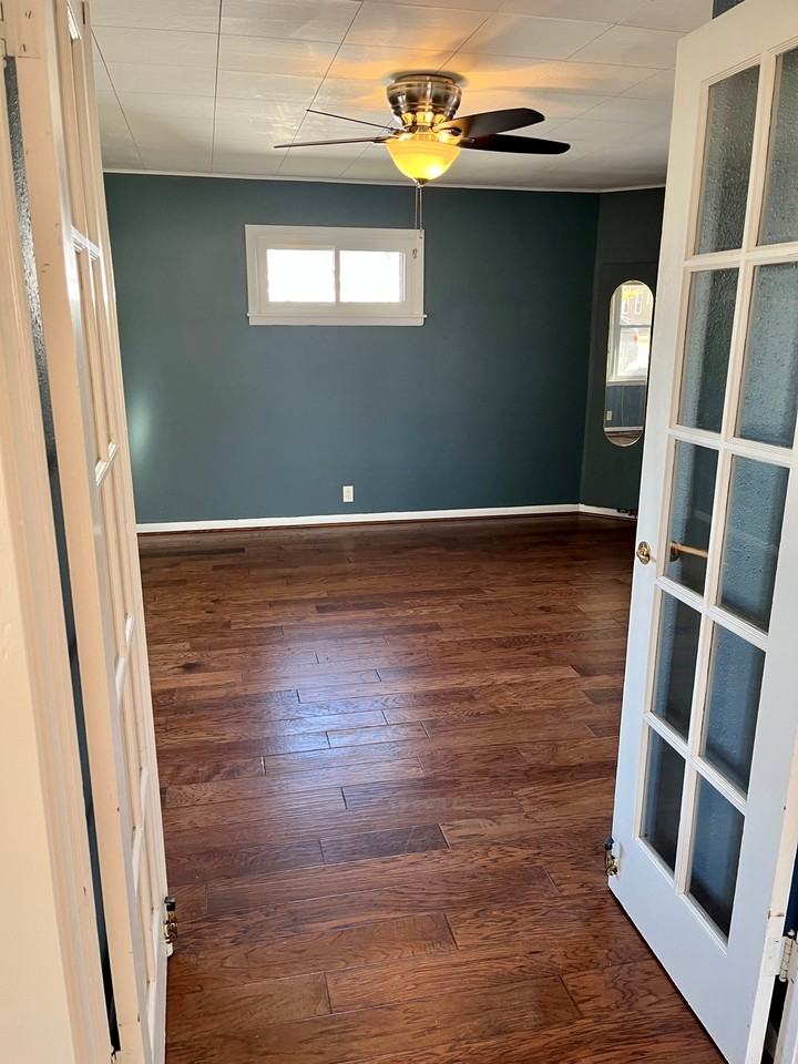 409 N 4th St - Photo 4 of 10