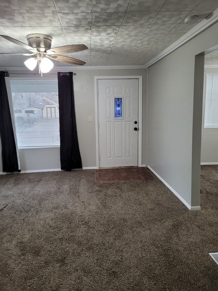 1020 7th St - Photo 3 of 26