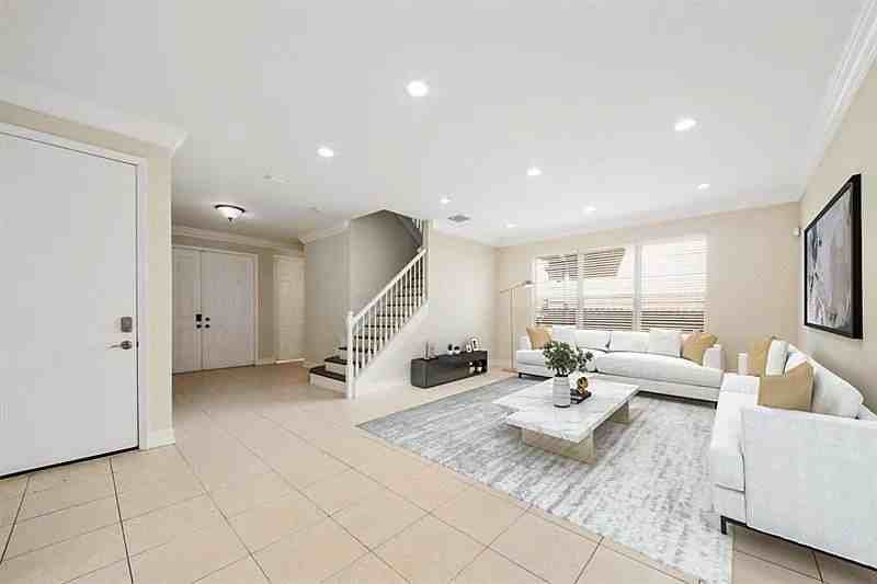 8477 Breezy Hill Dr - Photo 5 of 34