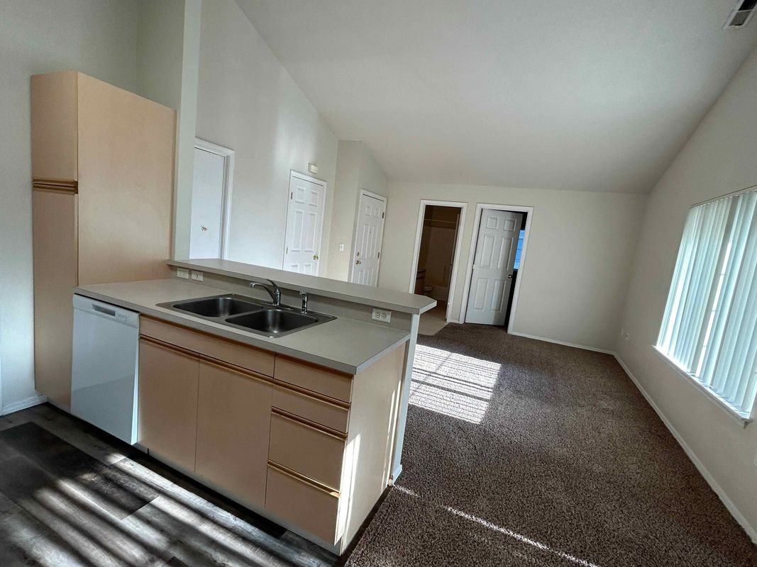 215 N Seafury Ln Apt 201 - Photo 2 of 4