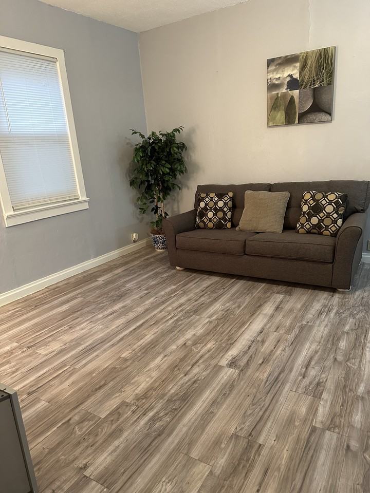 460 Bluff Dr - Photo 2 of 12