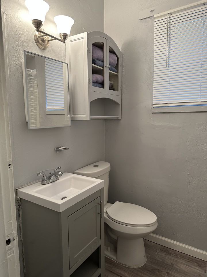 460 Bluff Dr - Photo 5 of 12