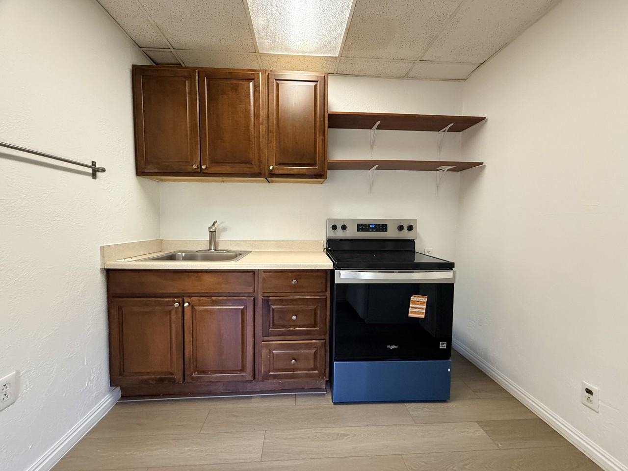 547 E St - Photo 3 of 17