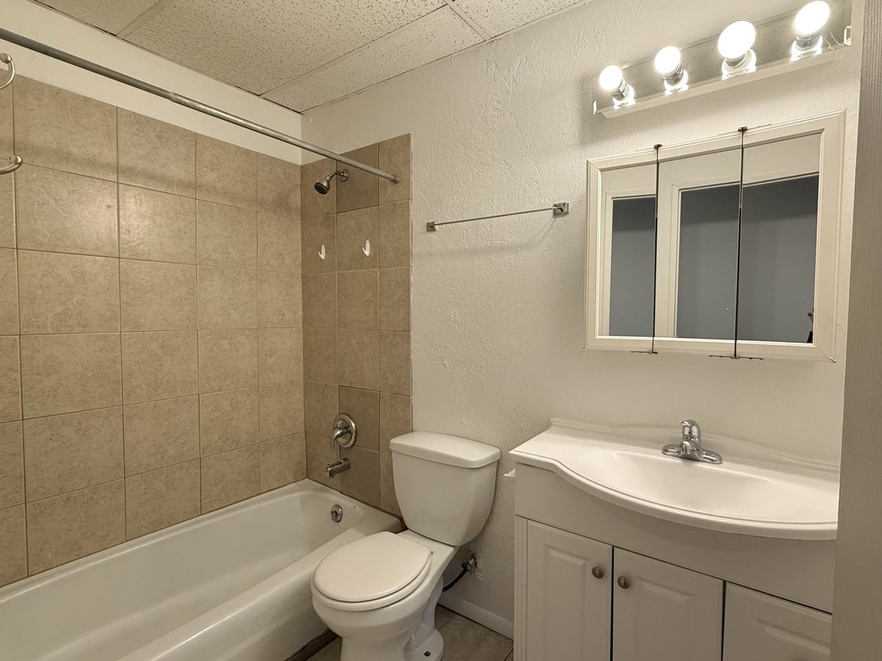 547 E St - Photo 7 of 17