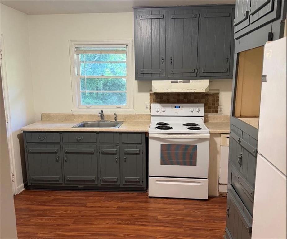 828 Catherine St - Photo 2 of 9