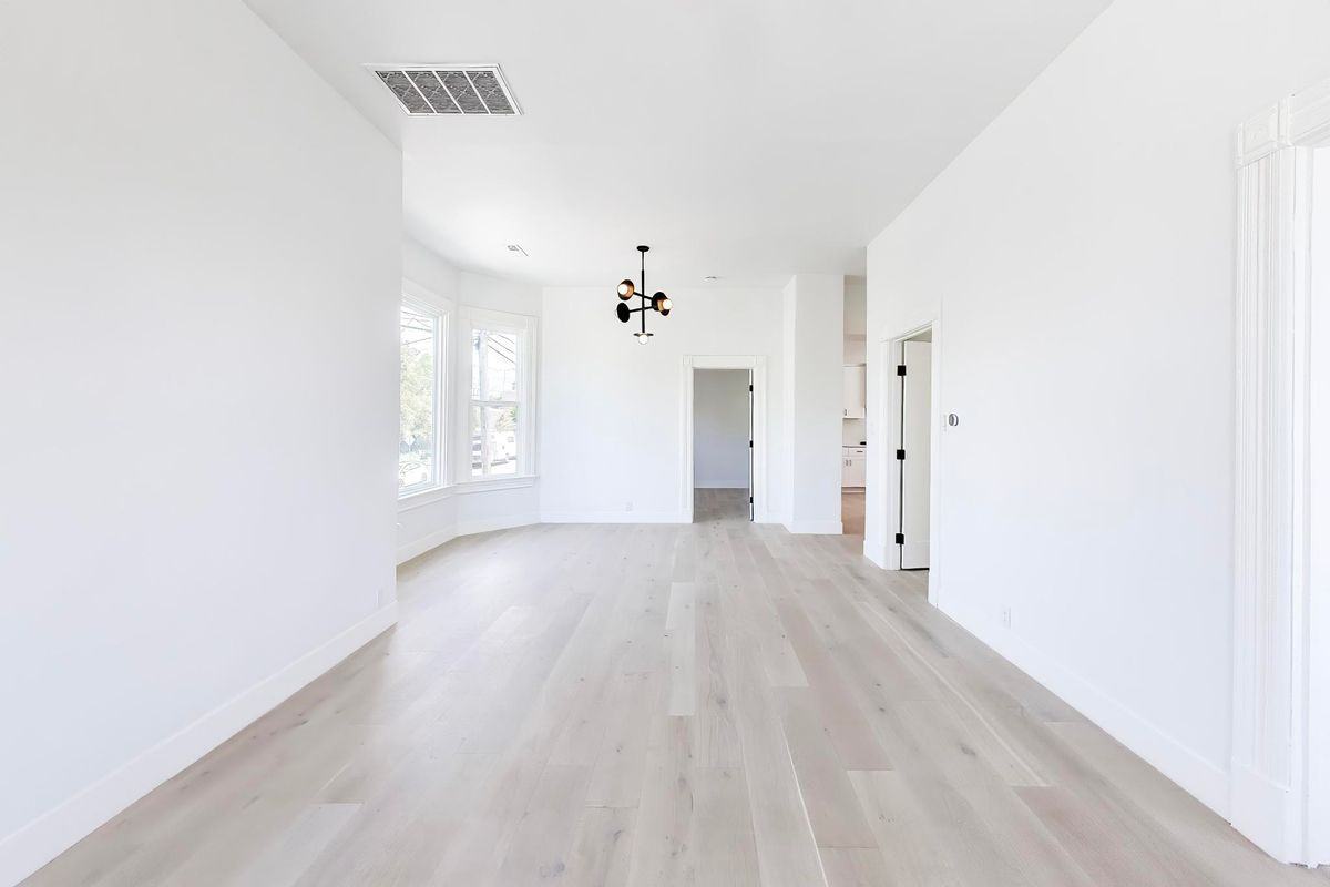 6528 Raymond St - Photo 4 of 25