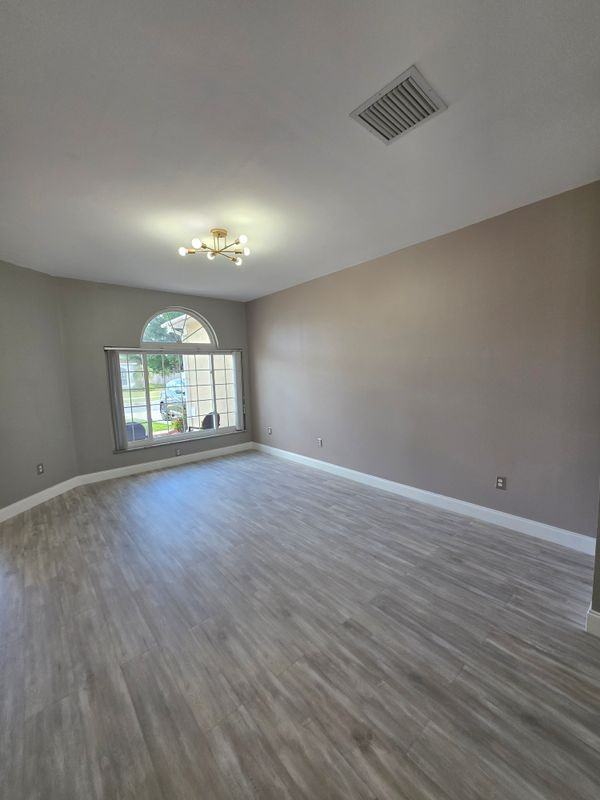 1634 Sand Hollow Ln - Photo 5 of 43
