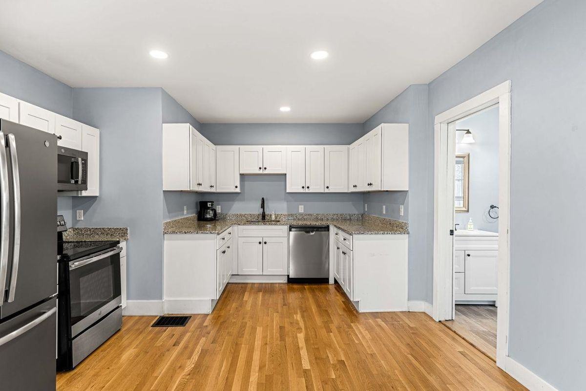 95 Rumford St - Photo 2 of 36