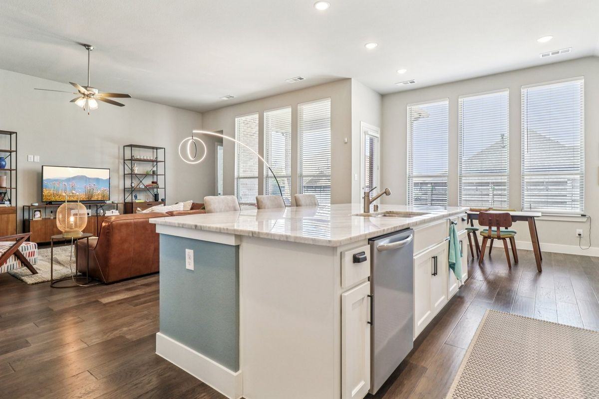 847 Longbranch Way - Photo 3 of 47