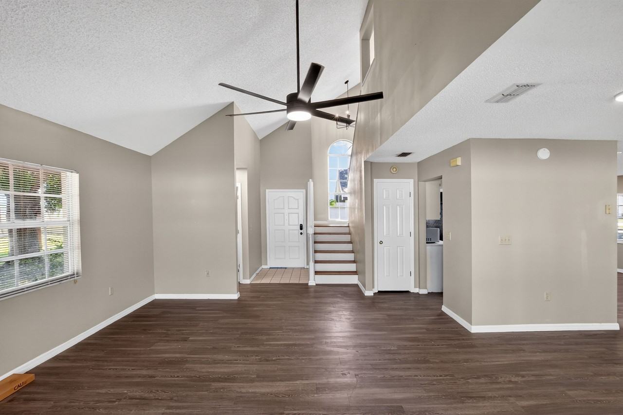 802 Arietta Cir N - Photo 5 of 41
