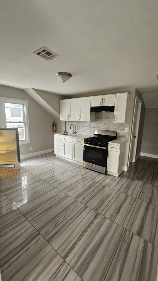 97 Lyons Ave #3 - Photo 3 of 7
