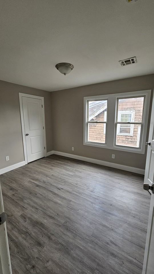 97 Lyons Ave #3 - Photo 5 of 7