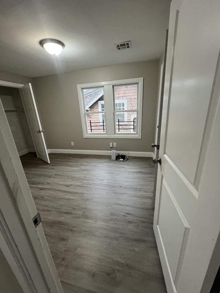 97 Lyons Ave #3 - Photo 7 of 7