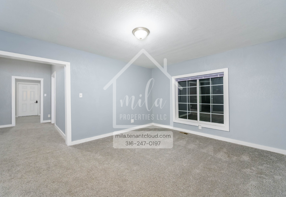 407 W 6th Ave - Photo 3 of 12