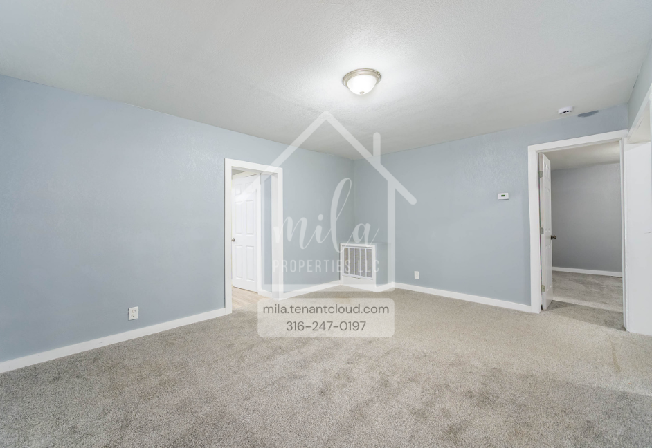 407 W 6th Ave - Photo 4 of 12