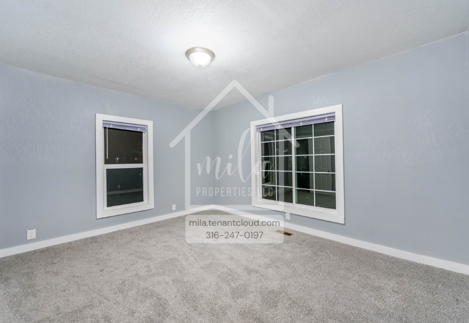 407 W 6th Ave - Photo 6 of 12