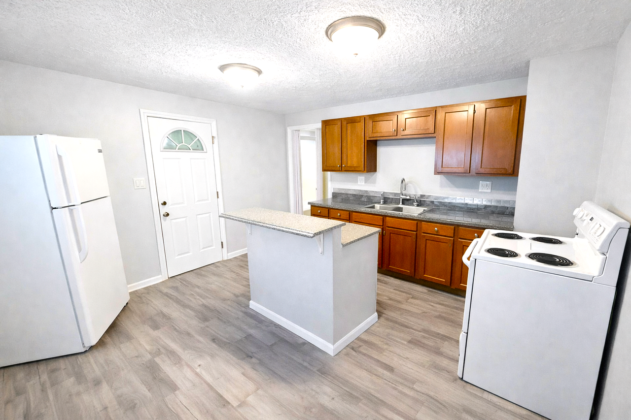 2015 W Wilkins St - Photo 4 of 12