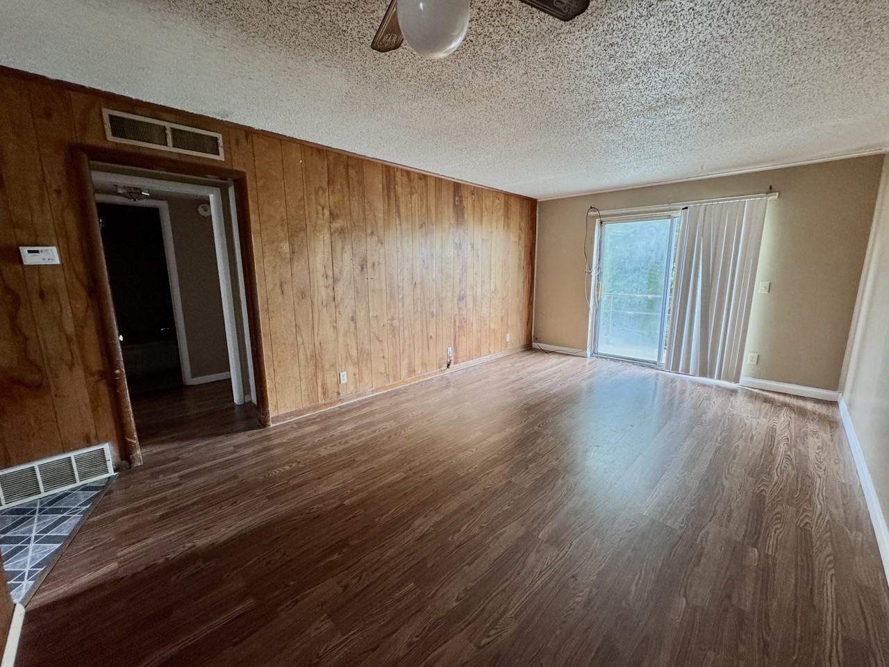 1200 S 7th St #4 - Photo 6 of 9