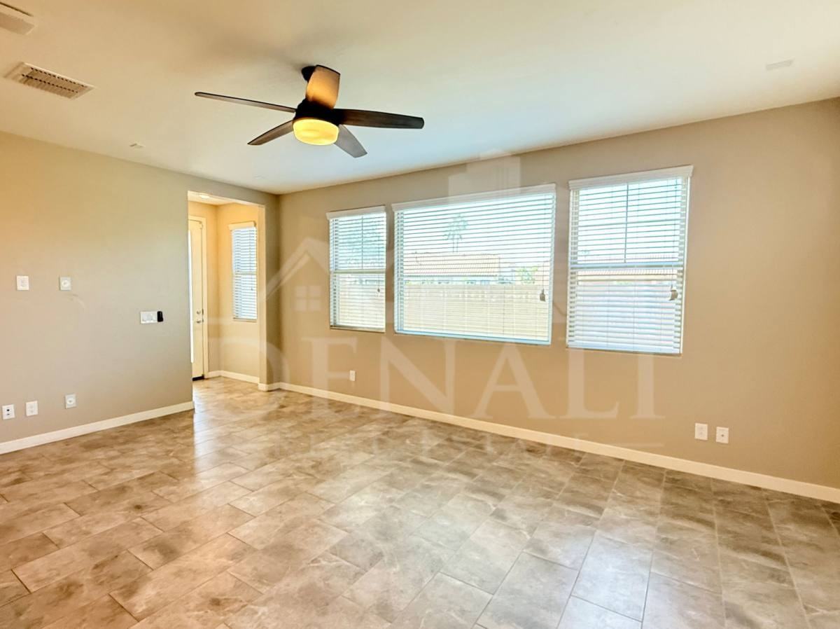 651 N Abalone Dr - Photo 3 of 9